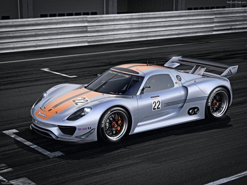 Porsche 918 Spyder race car