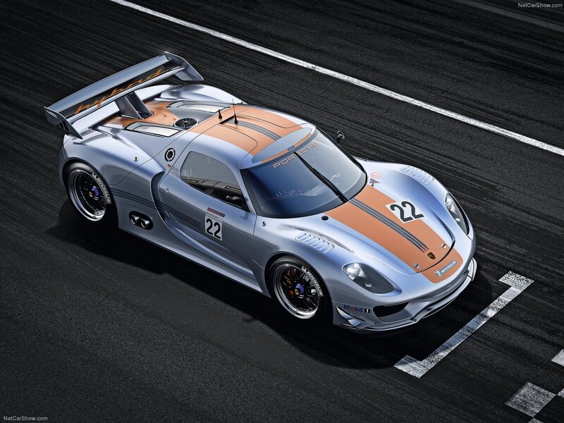Porsche 918 Spyder race car