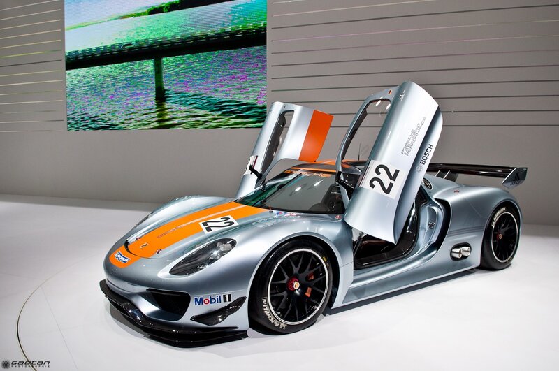 Porsche 918 Spyder race car