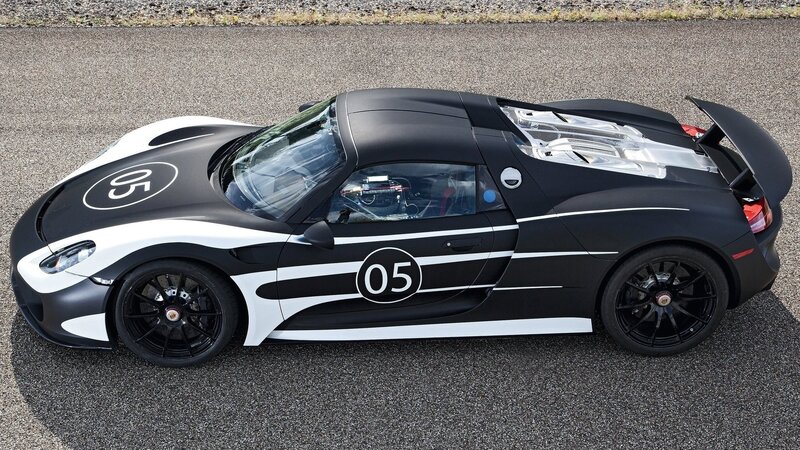 Porsche 918 Spyder race car