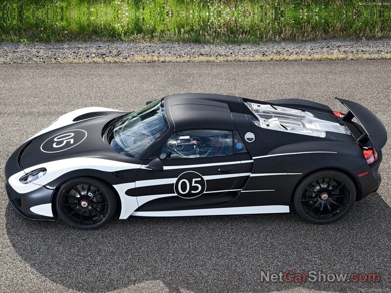 Porsche 918 Spyder race car