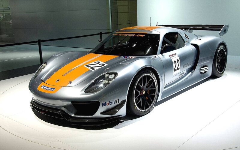 Porsche 918 Spyder race car