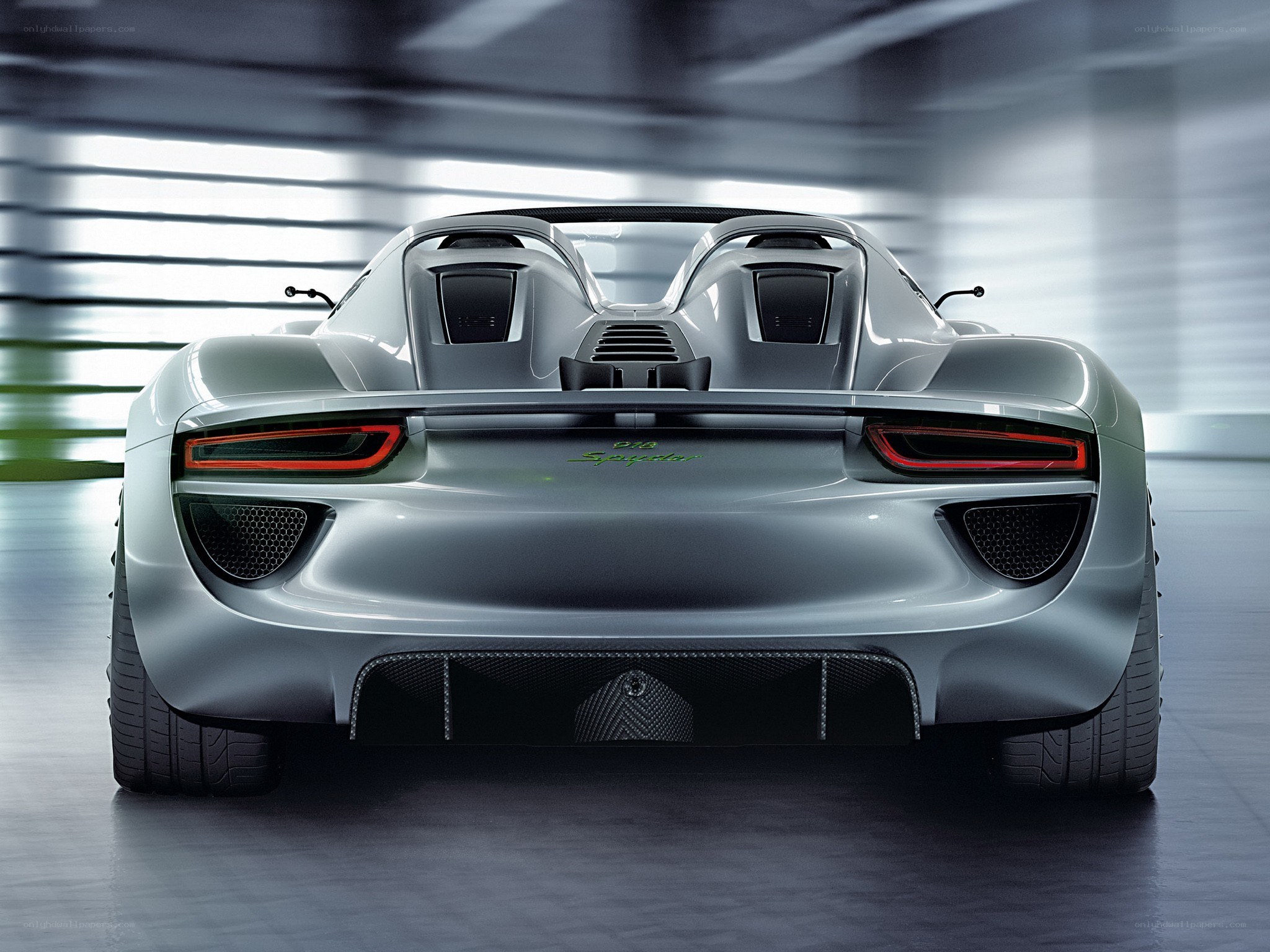 Porsche 918 Spyder rear view