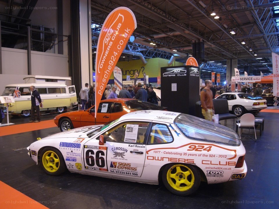 Porsche 924 at car show