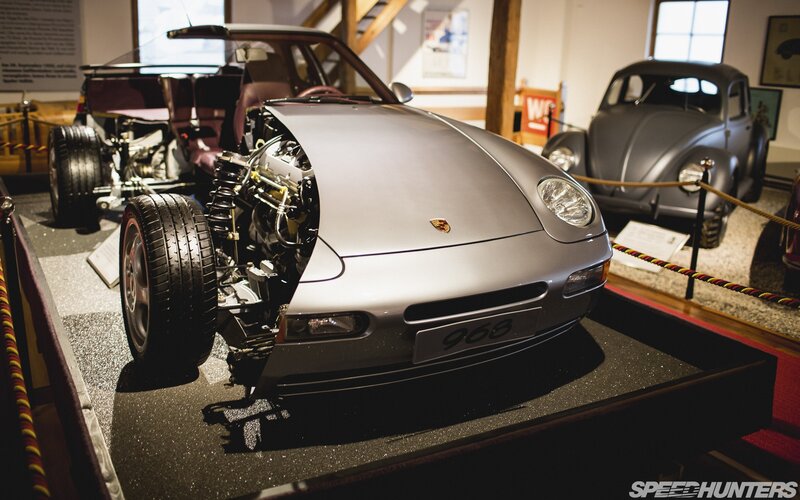 Porsche 968 with cutaway engine