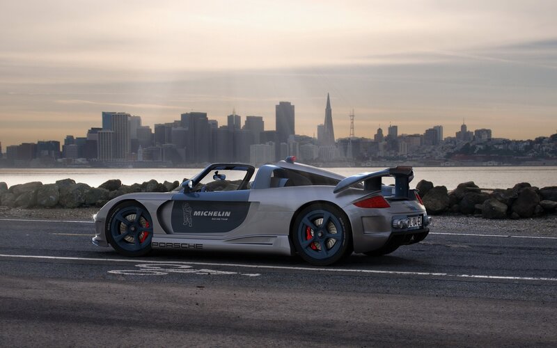 Porsche Carrera GT by the bay