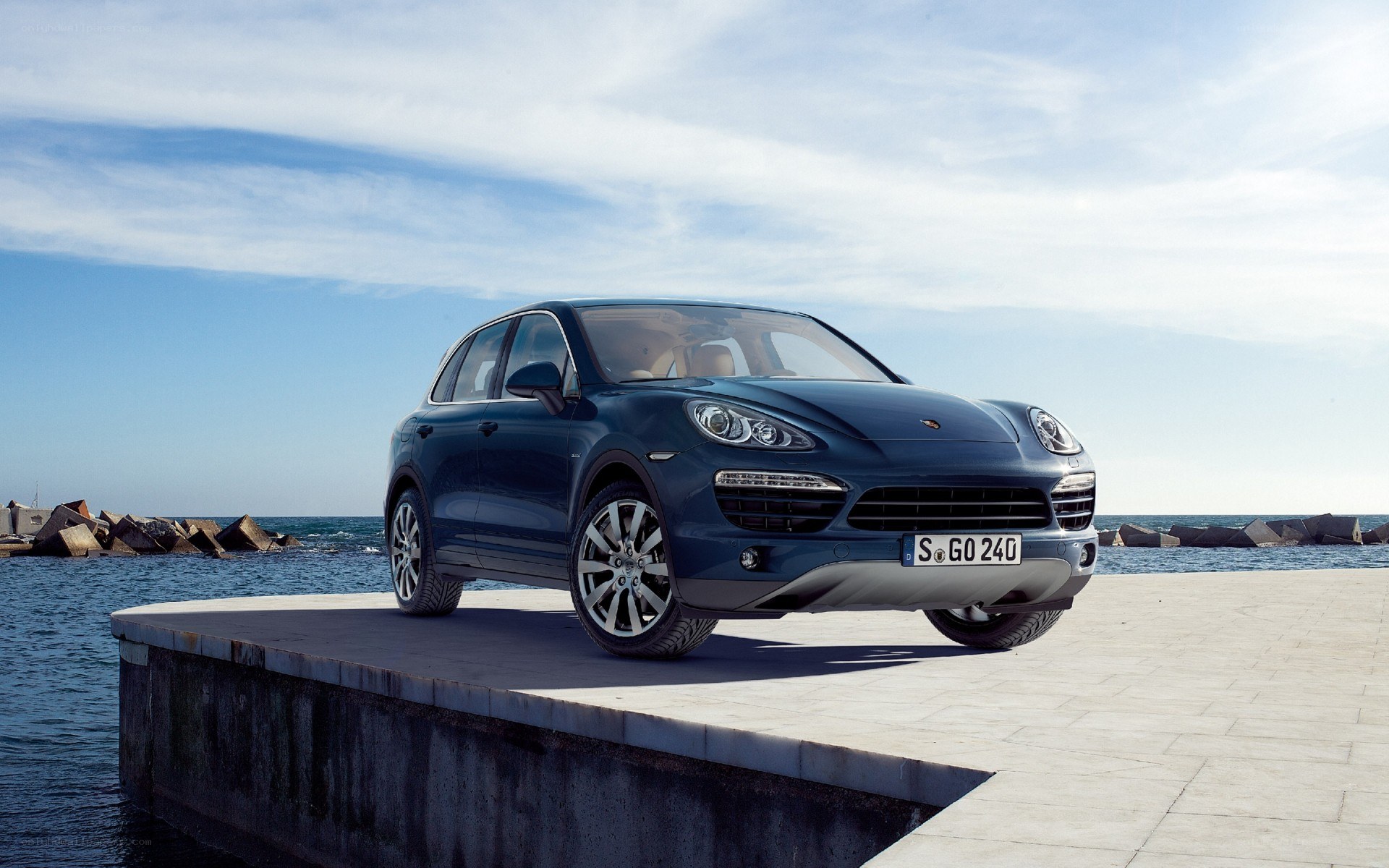 Porsche Cayenne by the sea