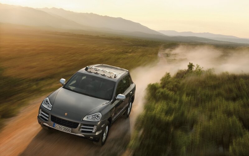 Porsche Cayenne off-road driving