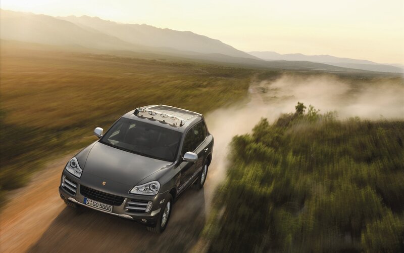 Porsche Cayenne off-road driving