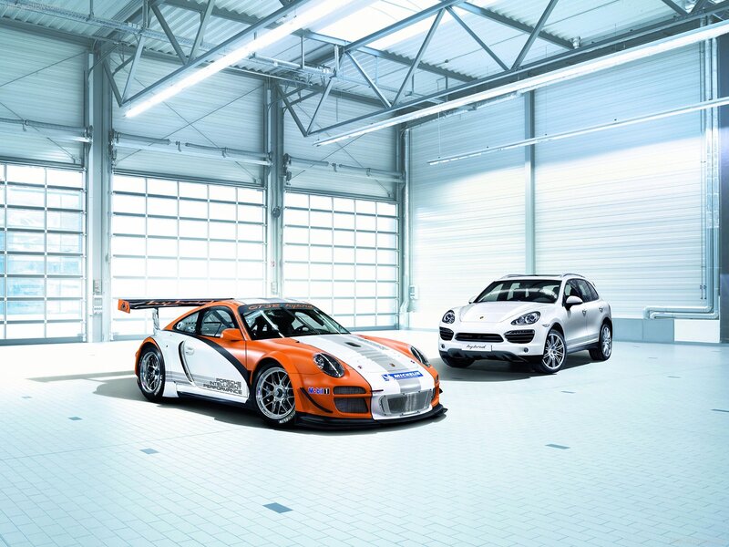 Porsche GT3 and Cayenne Hybrid