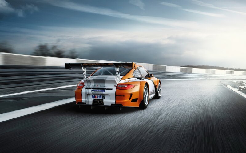 Porsche GT3 Hybrid on track