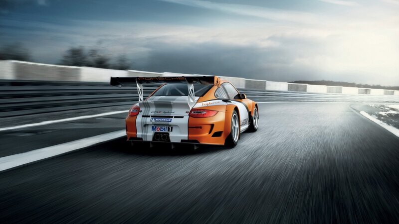 Porsche GT3 R Hybrid on track