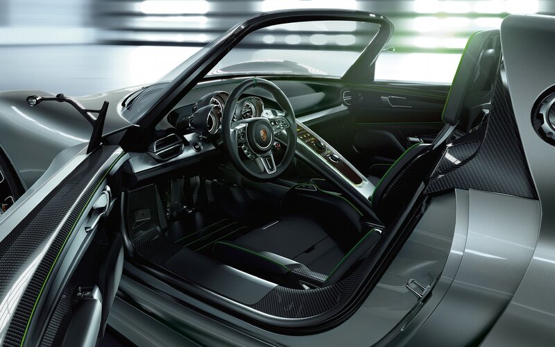 Porsche interior cockpit