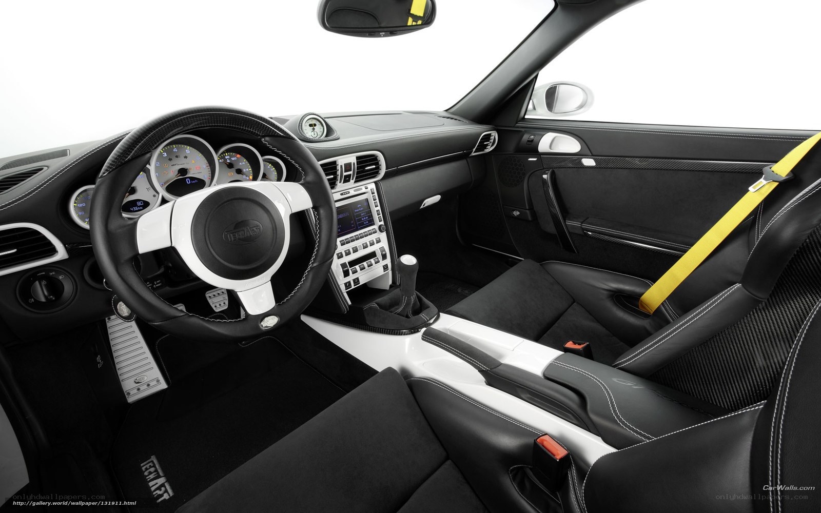 Porsche interior cockpit