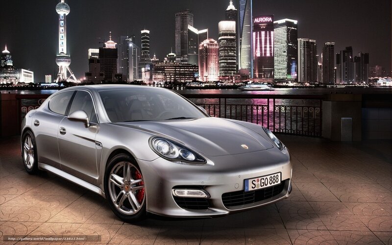Porsche Panamera at night in Shanghai