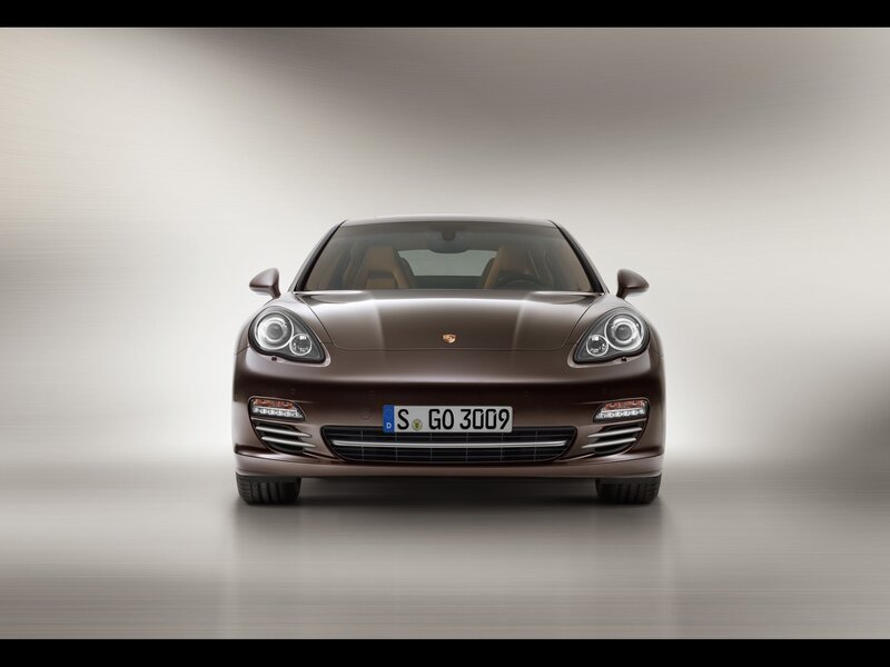 Porsche Panamera front view