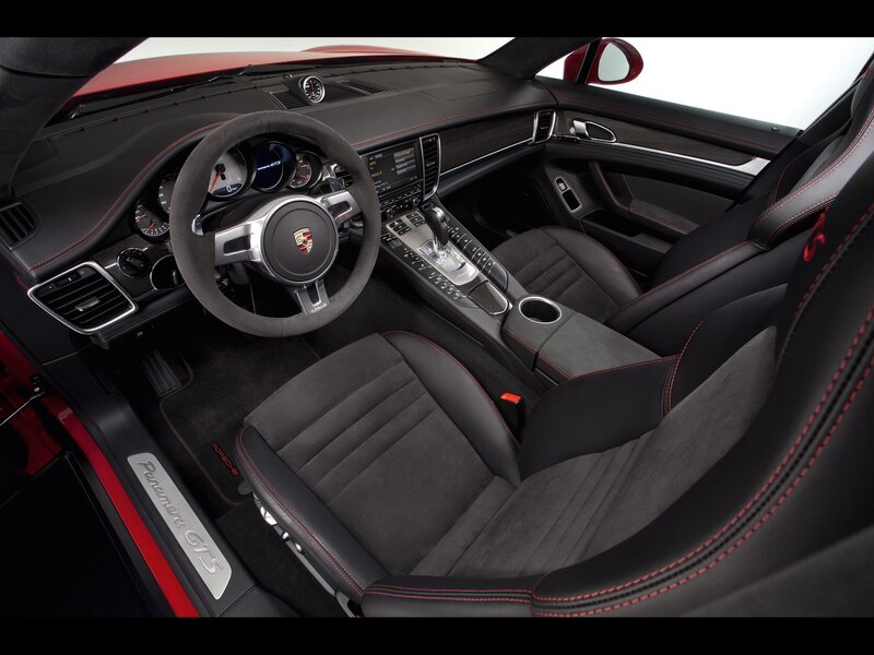 Porsche Panamera GTS interior