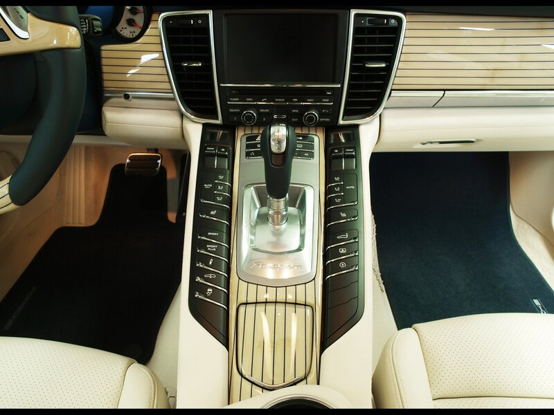 Porsche Panamera interior
