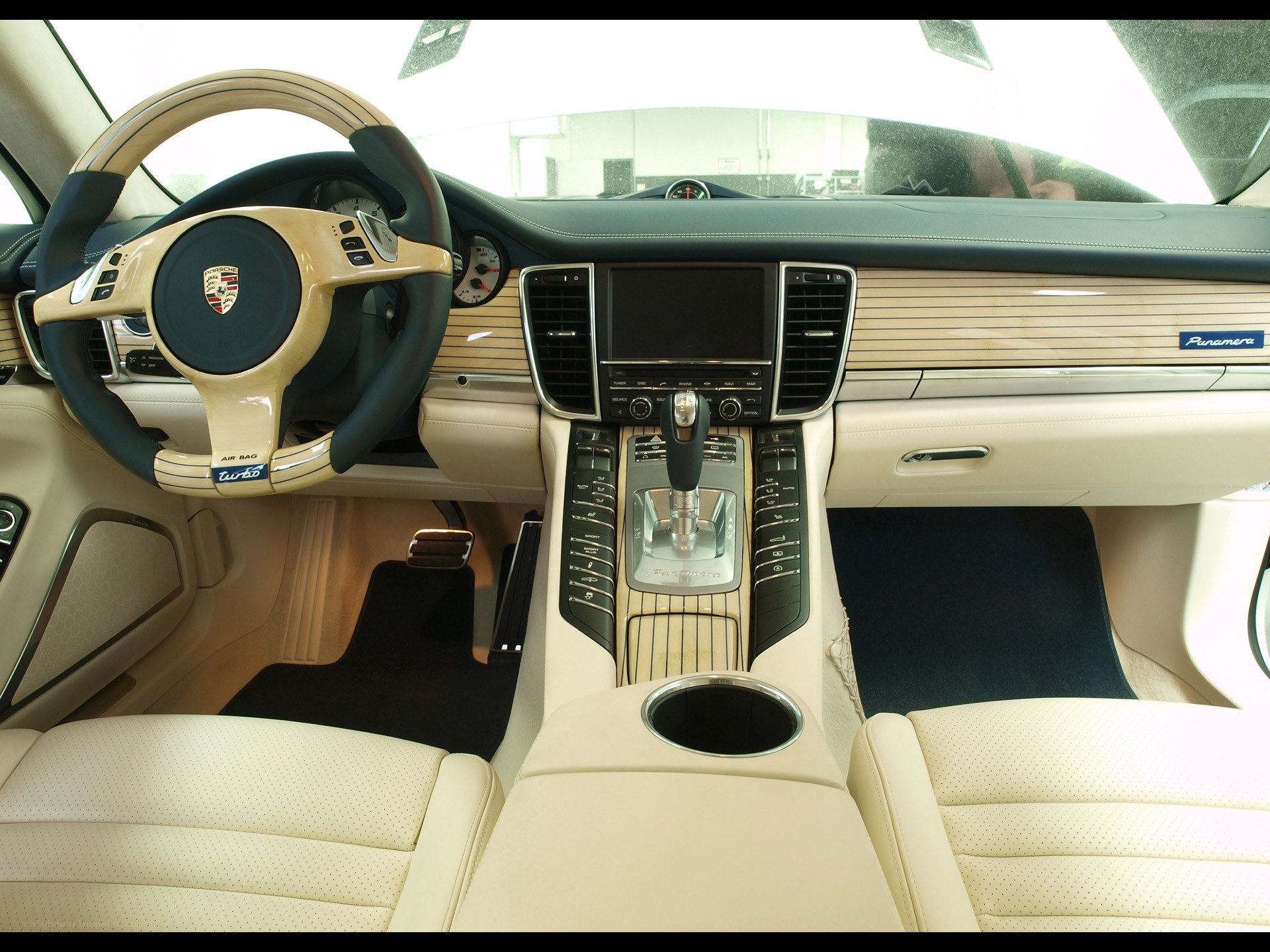 Porsche Panamera interior