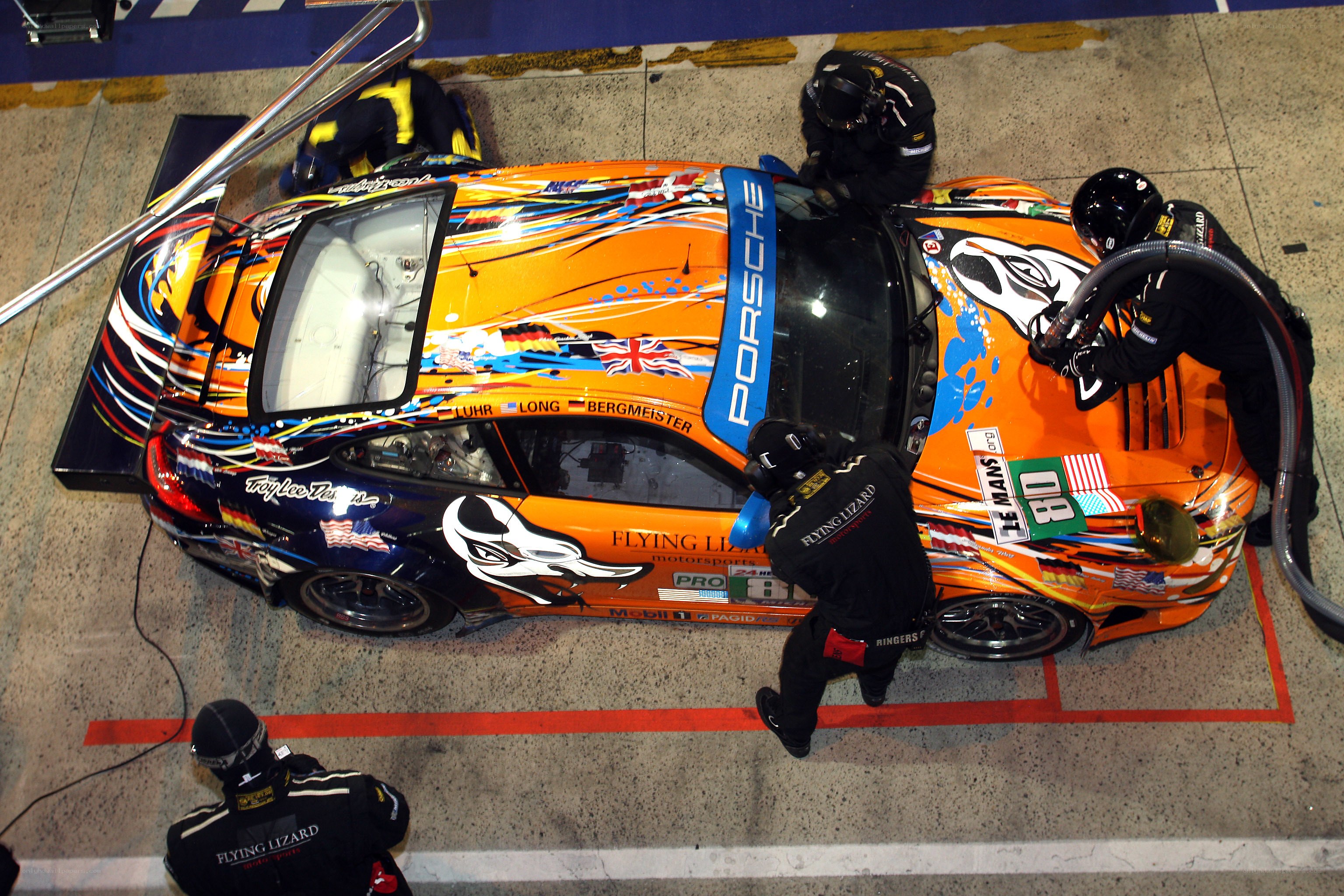 Porsche race car pit stop