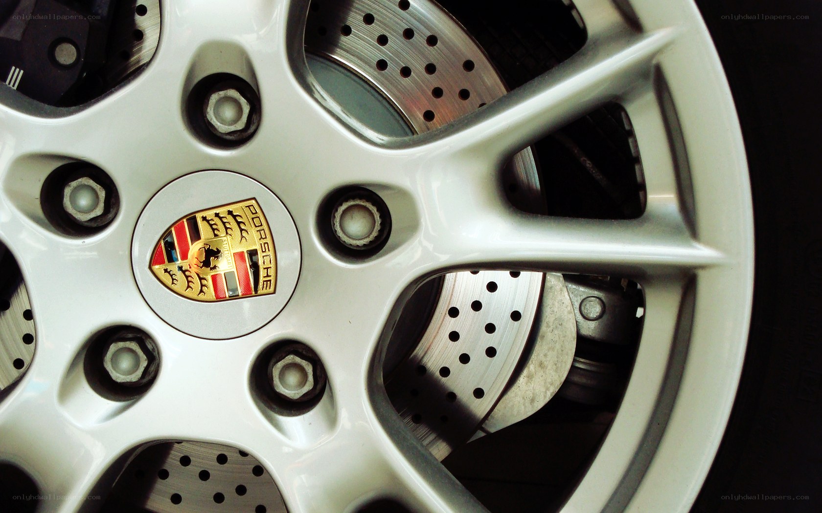 Porsche wheel with logo