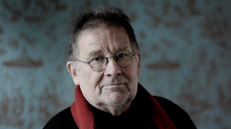 Portrait of an older man with glasses