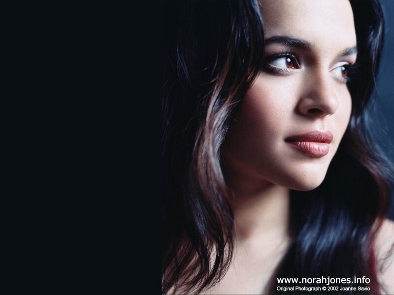 portrait of norah jones