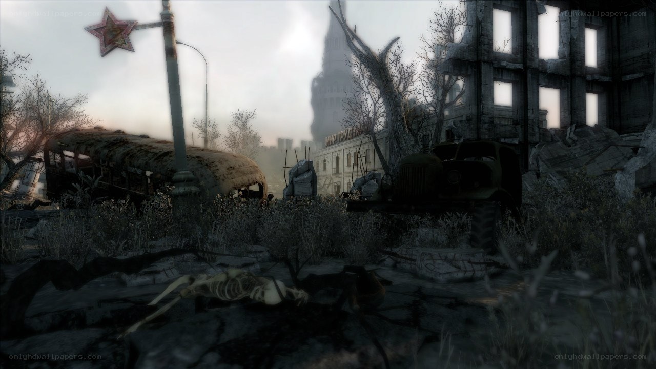 Post-apocalyptic city ruins