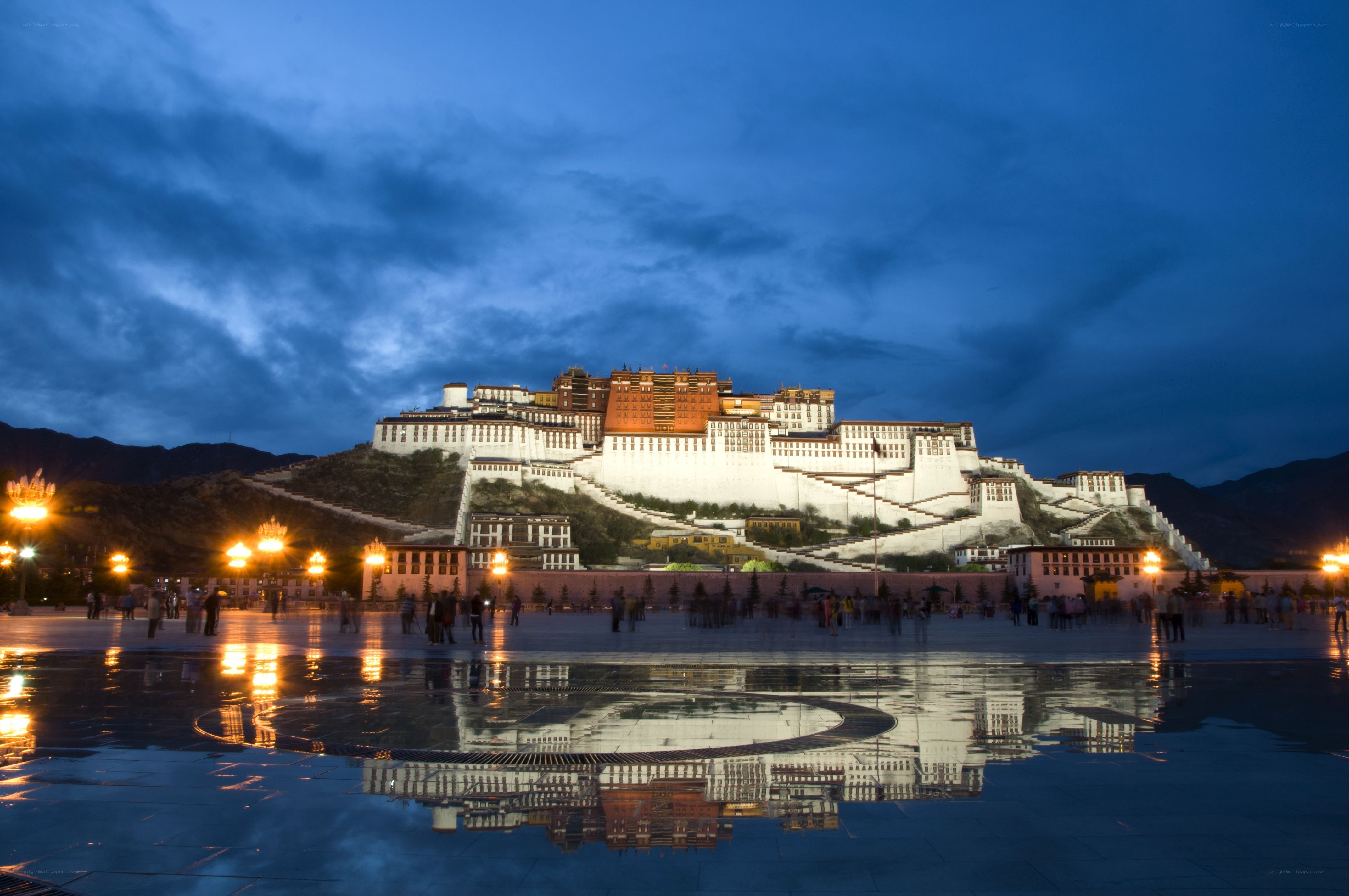 Potala Palace at dusk