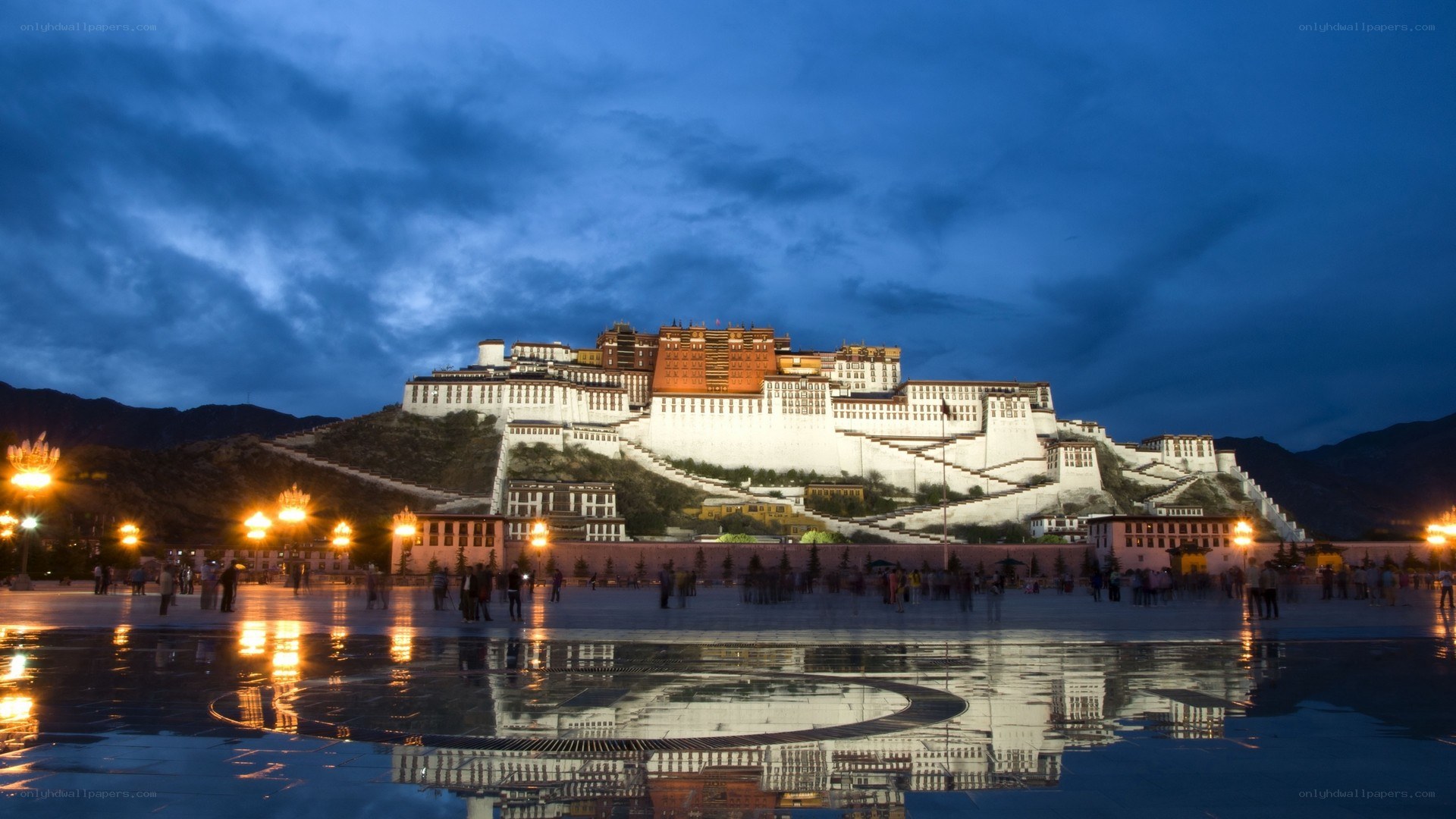 Potala Palace at dusk