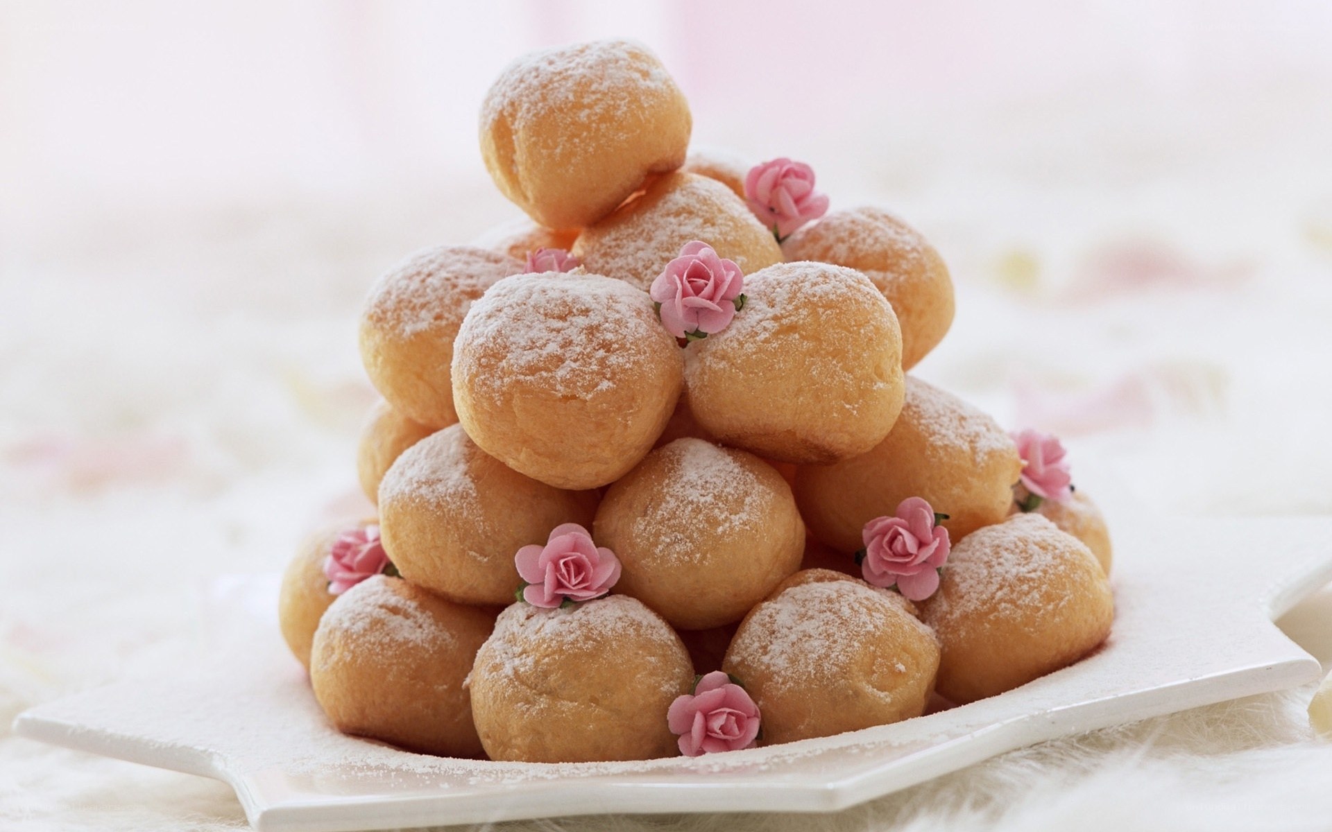 powdered dough balls with flowers