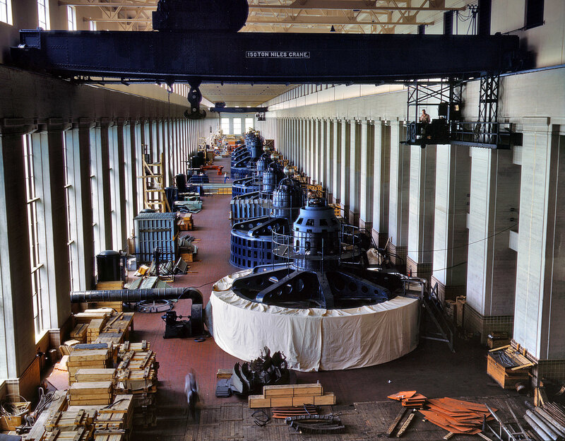 Power plant turbine hall