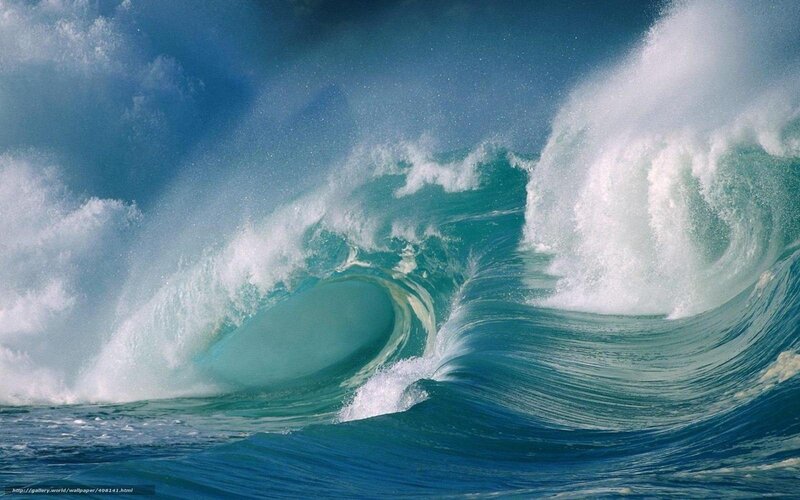 Powerful ocean wave breaking