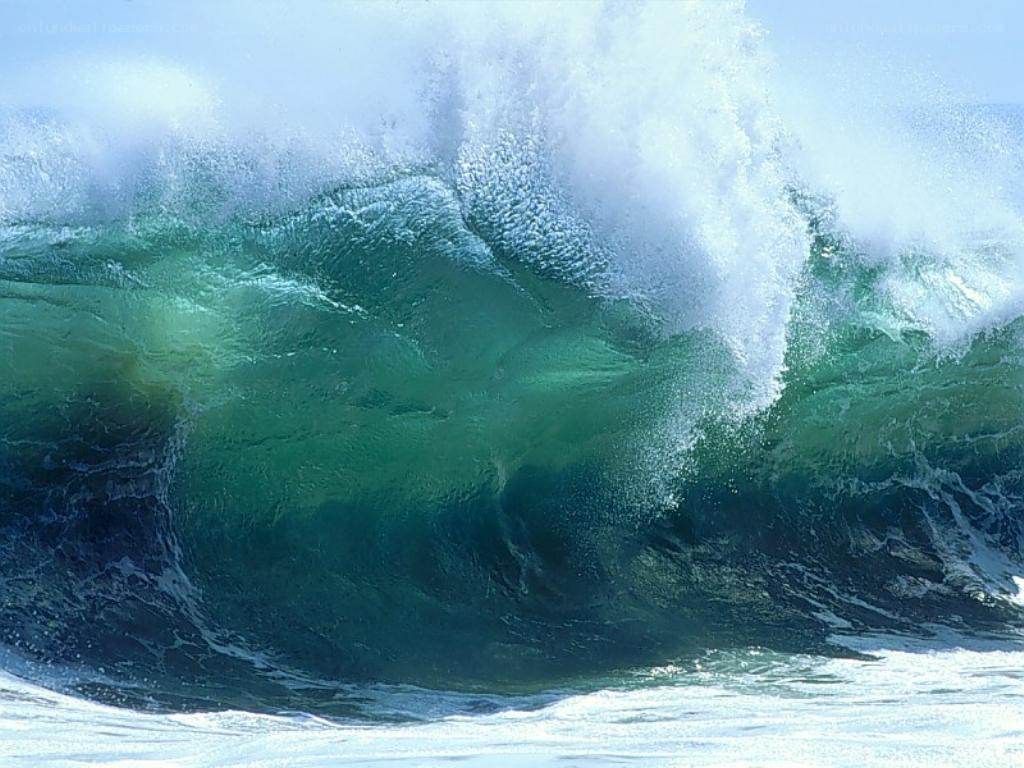 Powerful ocean wave crashing
