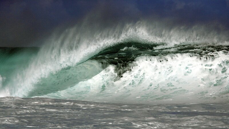 Powerful ocean wave crashing
