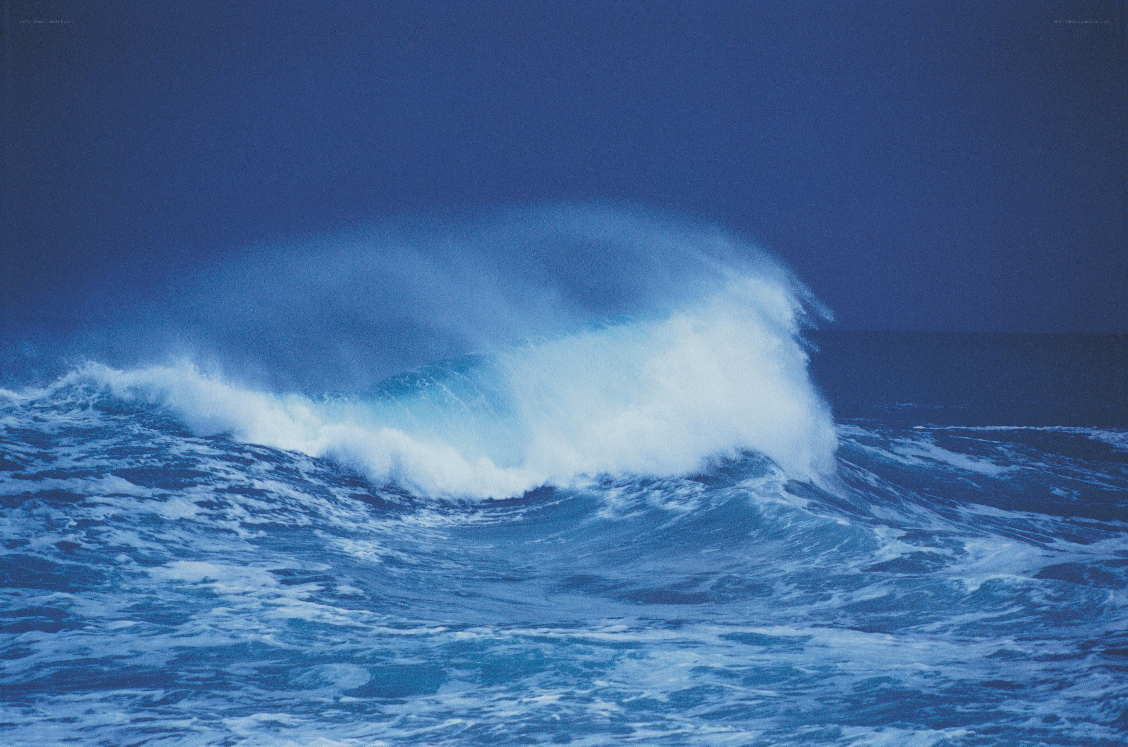 powerful ocean wave crashing
