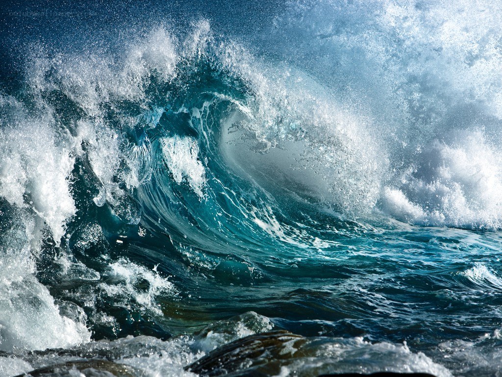 Powerful ocean wave crashing