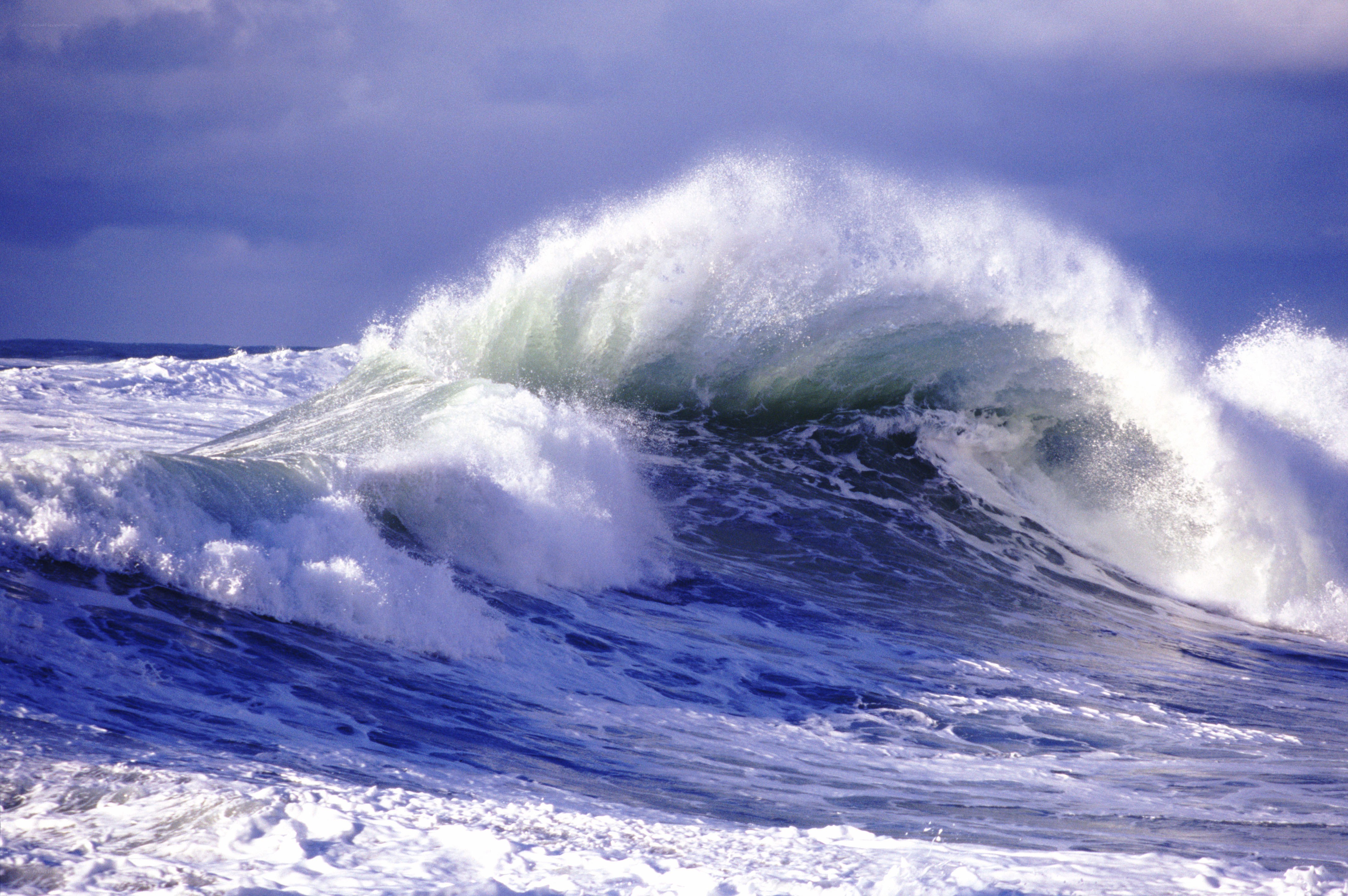Powerful ocean wave crashing