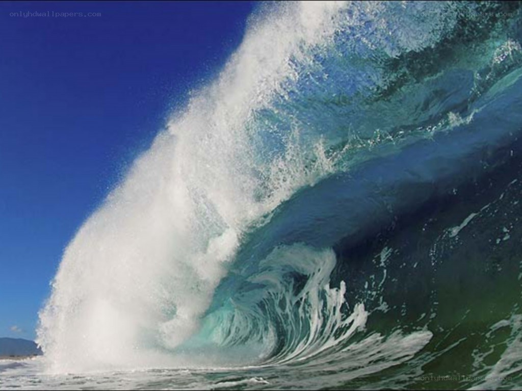 Powerful ocean wave crashing