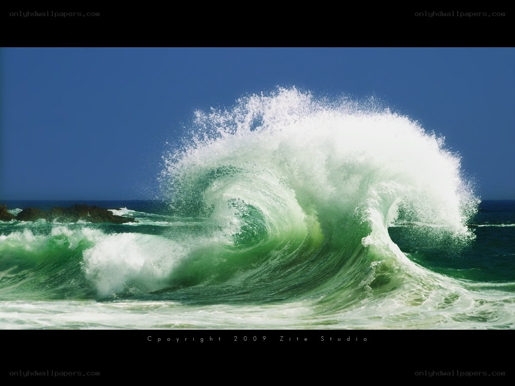 Powerful ocean wave crashing
