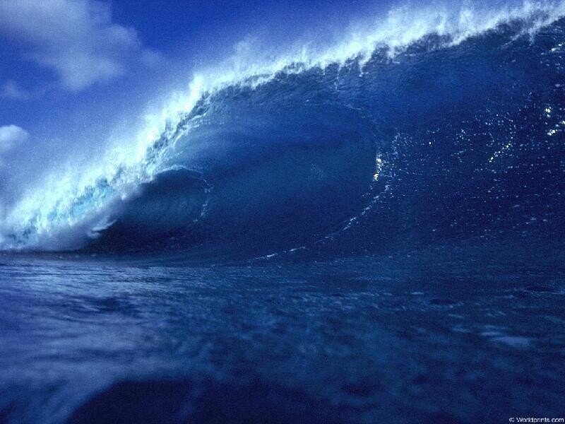 Powerful ocean wave