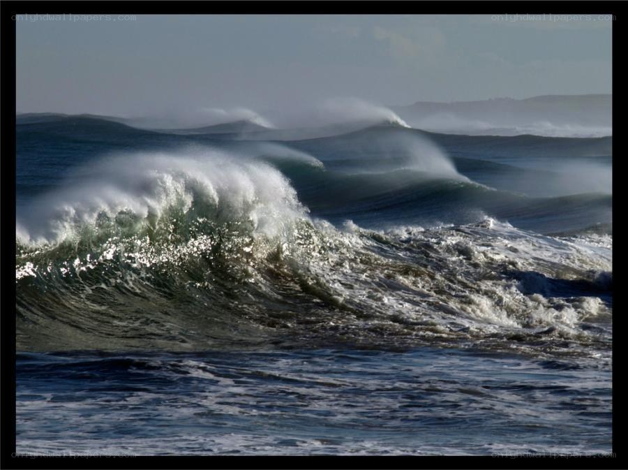 Powerful ocean waves crashing