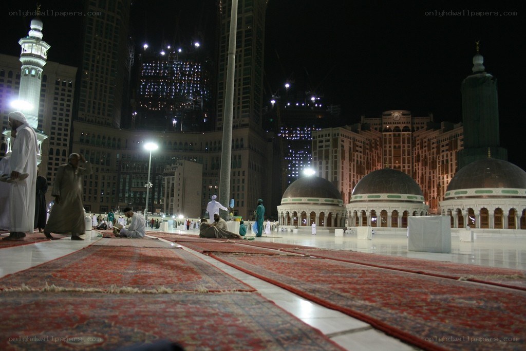 Prayer at night in Mecca