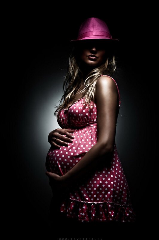 pregnant woman in polka dot dress
