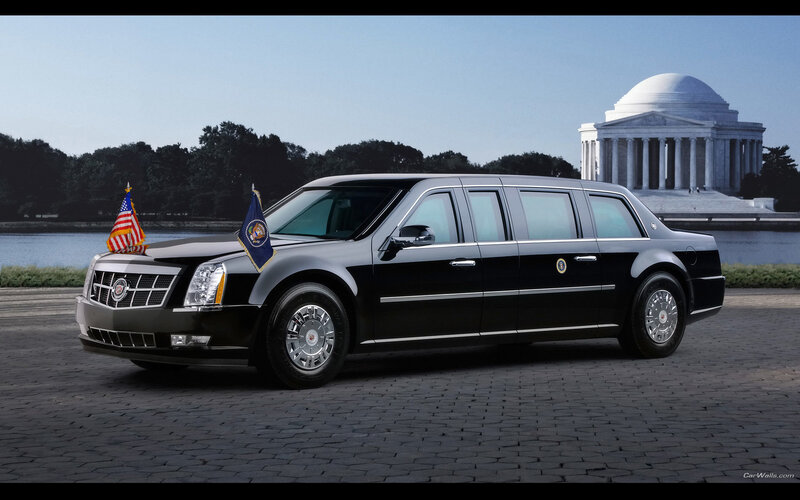 Presidential limousine at Jefferson Memorial