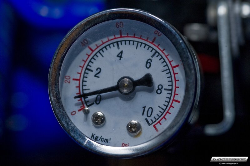 pressure gauge close-up