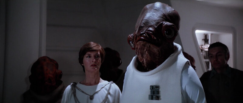 Princess Leia with alien guards