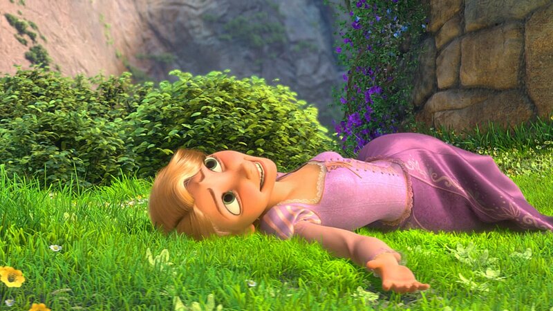 Princess Lying in Grass — Green