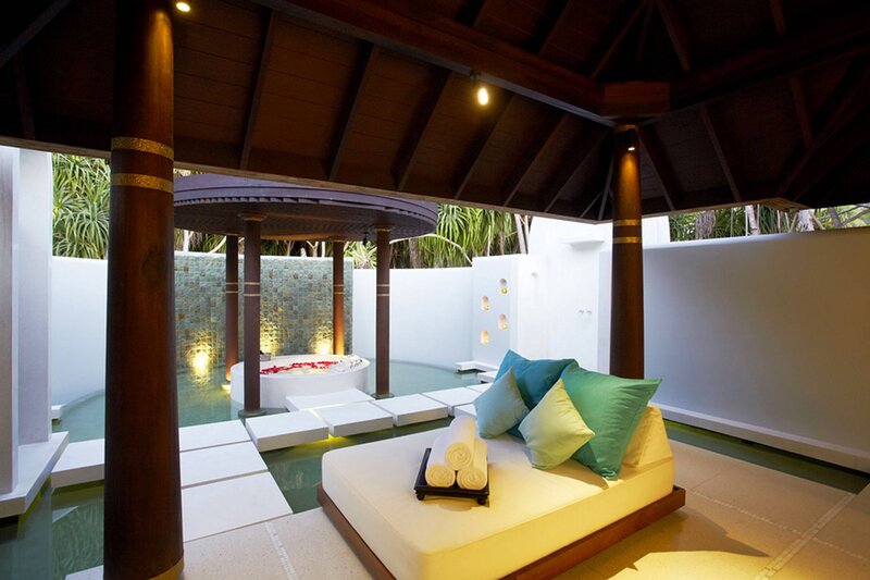 Private Pool with Lounge