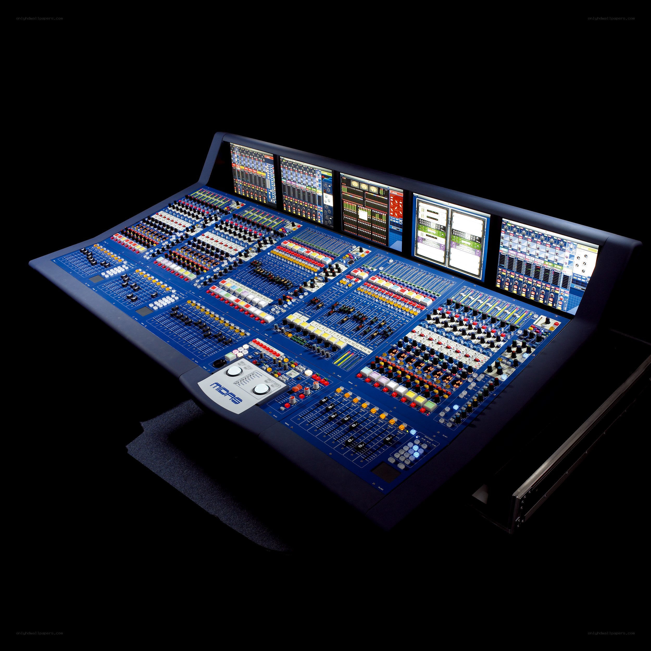 Professional audio mixing console
